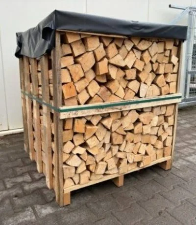 Ofengetrocknetes Buchenholz in Einwegkiste – 33 cm (1 RM / ca. 1,6 SRM)